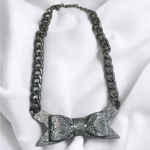 Vintage LUCIA of New York Designer Bowtie Necklace - Picture 1 of 2